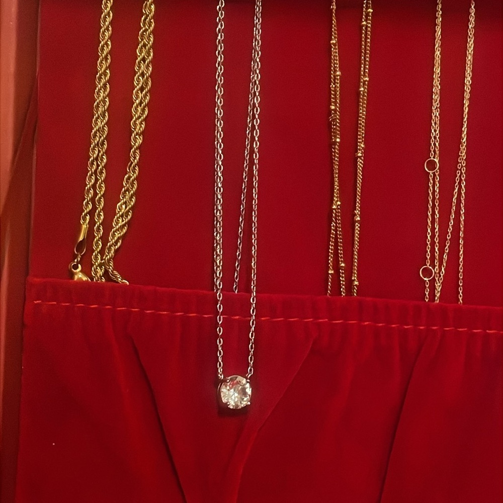 Elegant Silver Necklace
